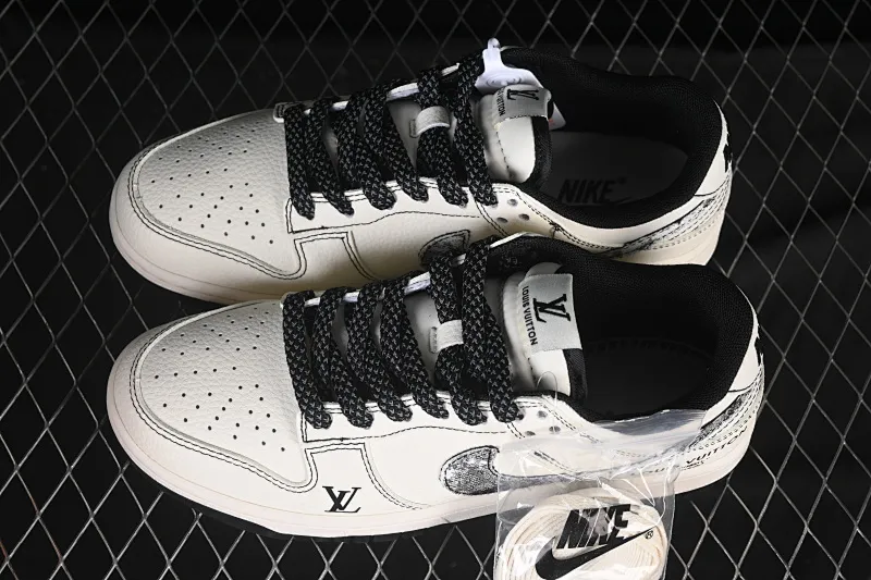 All categories Nk SB Dunk Series Nk SB Dunk Low High-end customized low-top sneakers Nike SB Dunk Low LV joint beige denim hook Anniversary high-end customized low-top casual sneakers JP1628-027